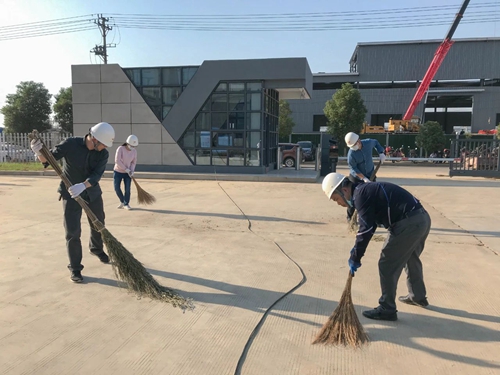 感受工程氛圍參與工程建設 集團總部機關干部到新材料公司現場勞動(圖6)